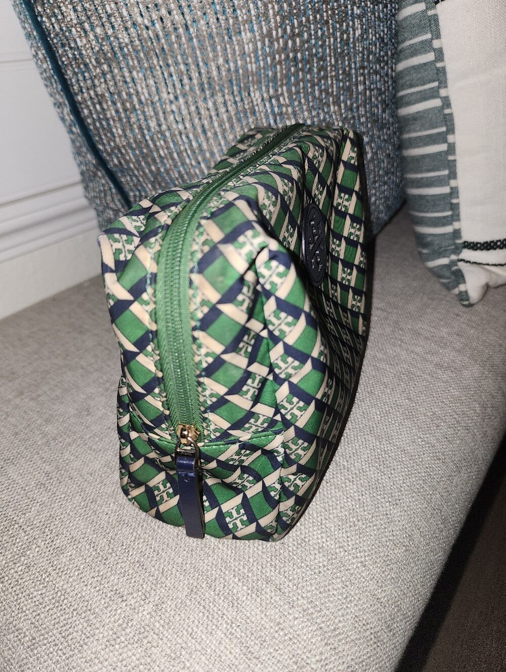 Tory Burch Green, Navy & Cream Geometric Logo Cosmetic Pouch - Picture 4 of 16